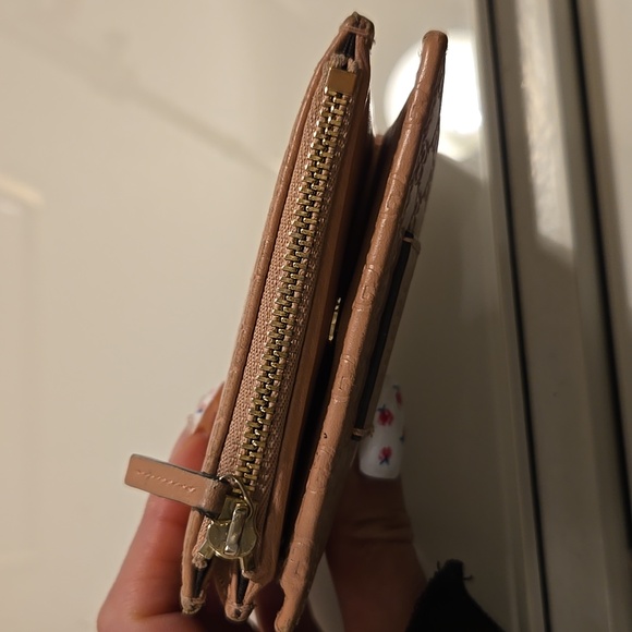 🎀 Pink GUCCI Microguccissima Bi-Fold Wallet - Picture 4 of 16